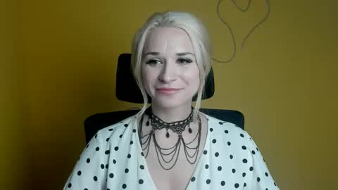 Susanna online show from April 2026 11:27:01 AM