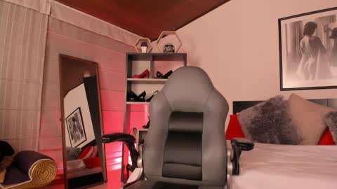 Snapshot of moony_14 chatting on October 2025 12:29:01 PM Michelle online show from October 2025 12:29:01 PM