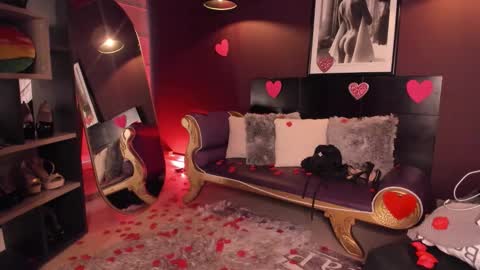 Snapshot of moony_14 chatting on February 2026 12:24:01 PM Michelle online show from February 2026 12:24:01 PM