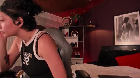 Snapshot of moony_14 chatting on February 2026 01:01:02 PM Michelle online show from February 2026 01:01:02 PM