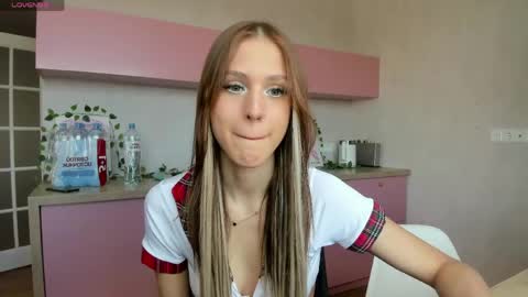 Snapshot of moony_light chatting on May 2026 08:42:02 AM moony_light online show from May 2026 08:42:02 AM