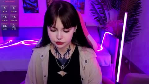 Morana online show from October 2025 01:39:01 AM