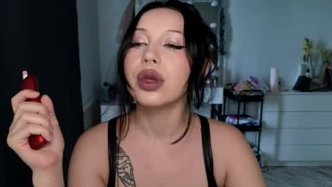 Snapshot of moranagoddess chatting on June 2026 01:26:01 PM Morana follow my boosty online show from June 2026 01:26:01 PM