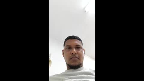 Snapshot of morenoman25 chatting on April 2026 10:21:01 AM Carlos online show from April 2026 10:21:01 AM
