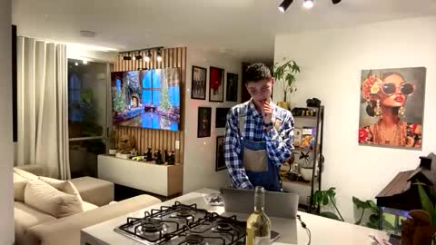   online show from November 2025 11:36:02 PM