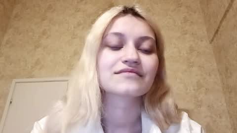 Snapshot of morgankesey chatting on March 2026 06:40:02 PM Eva is here now help me get 50 thumbs up pls online show from March 2026 06:40:02 PM