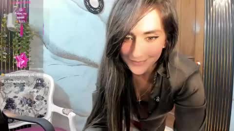 Snapshot of moriahhoe chatting on May 2026 09:11:02 PM Moriah online show from May 2026 09:11:02 PM