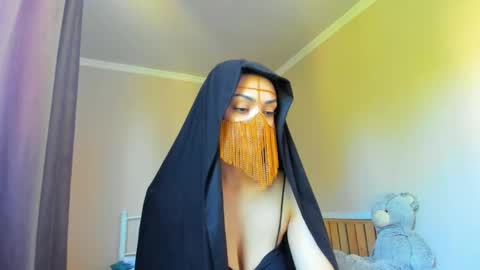 Snapshot of moroccan_diamond_ chatting on May 2026 08:31:02 AM Medina online show from May 2026 08:31:02 AM