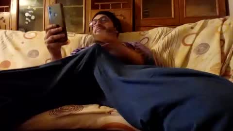 Snapshot of mospeleu chatting on December 2024 09:17:01 AM Nomadu online show from December 2024 09:17:01 AM