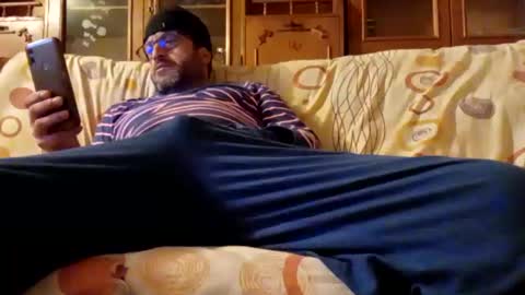 Snapshot of mospeleu chatting on January 2025 04:02:02 PM Nomadu online show from January 2025 04:02:02 PM