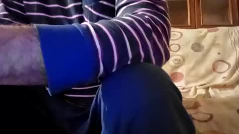 Snapshot of mospeleu chatting on January 2025 06:33:02 AM Nomadu online show from January 2025 06:33:02 AM