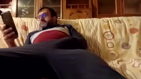 Snapshot of mospeleu chatting on January 2025 04:37:02 PM Nomadu online show from January 2025 04:37:02 PM