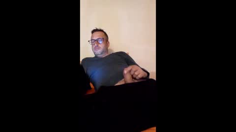 Snapshot of mospeleu chatting on March 2026 07:01:02 AM Nomadu online show from March 2026 07:01:02 AM