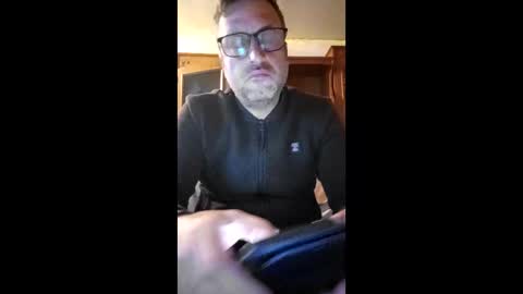 Snapshot of mospeleu chatting on April 2026 01:41:01 PM Nomadu online show from April 2026 01:41:01 PM