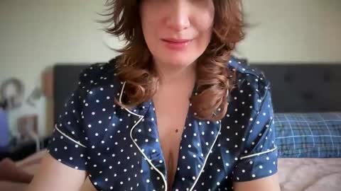 Mossy Mommy online show from May 2026 12:43:02 PM