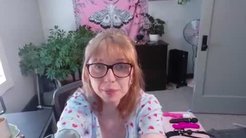 Snapshot of mousiegirl chatting on June 2026 08:17:01 PM Mousie online show from June 2026 08:17:01 PM