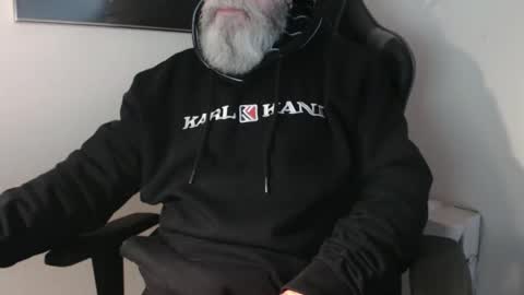 mr_boombastic2021 online show from December 2025 10:53:02 AM