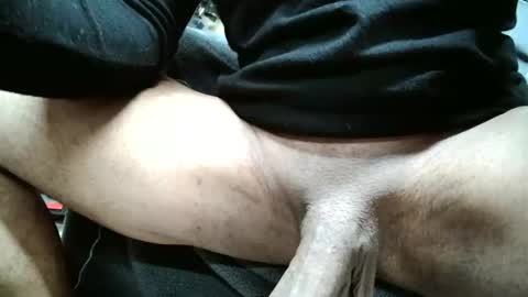 Snapshot of mr_earl chatting on December 2025 10:39:02 PM mr_earl online show from December 2025 10:39:02 PM