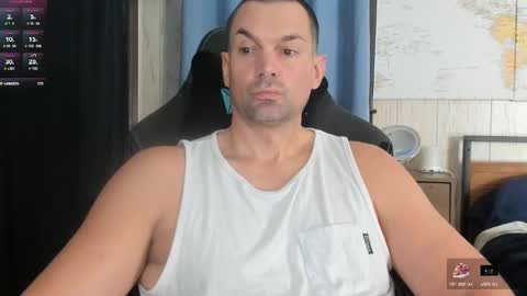 Cam online show from November 2025 06:52:01 PM