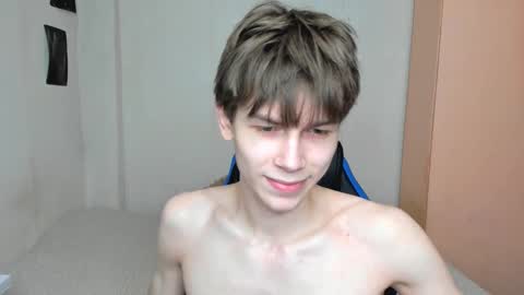 Snapshot of mr_makentoshi chatting on December 2024 04:08:02 PM Makentoshi online show from December 2024 04:08:02 PM