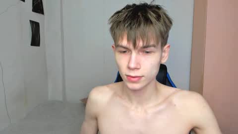 Snapshot of mr_makentoshi chatting on February 2025 06:59:02 AM Makentoshi online show from February 2025 06:59:02 AM