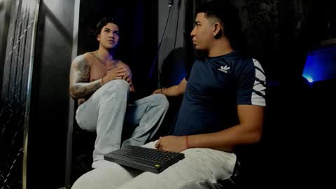 mr_maximo online show from November 2025 04:22:02 AM