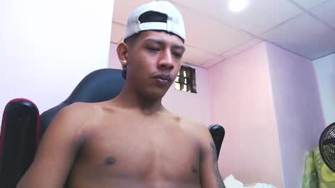 mr_stiven_ online show from January 2025 08:22:01 AM