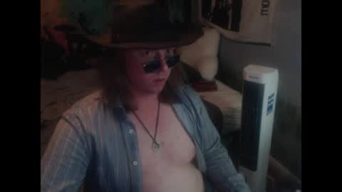 mr_strawberry online show from April 2026 05:01:02 AM