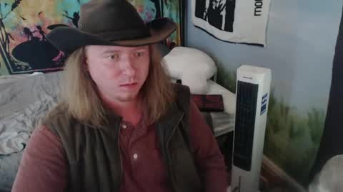 mr_strawberry online show from May 2026 10:18:01 PM