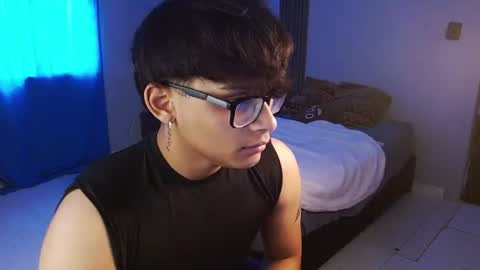 yisuz online show from July 2026 12:12:01 PM