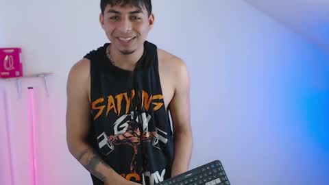 Snapshot of mralpha_latino chatting on April 2026 05:08:01 AM Alpha LATINO online show from April 2026 05:08:01 AM