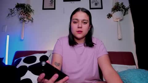 Laura online show from October 2025 05:49:02 AM