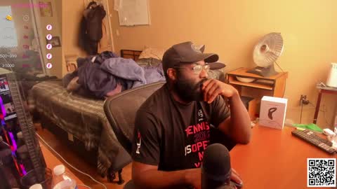 Snapshot of mrchuckdailyxxx chatting on December 2024 05:37:01 PM Chuck Daily online show from December 2024 05:37:01 PM