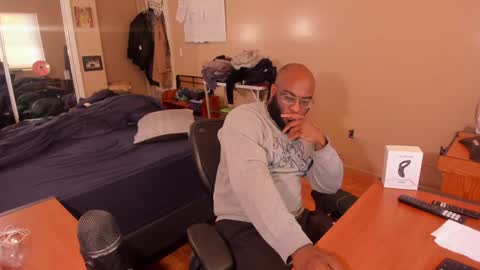 Snapshot of mrchuckdailyxxx chatting on December 2024 12:38:01 PM Chuck Daily online show from December 2024 12:38:01 PM