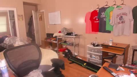 Snapshot of mrchuckdailyxxx chatting on October 2025 08:39:02 PM Chuck Daily online show from October 2025 08:39:02 PM