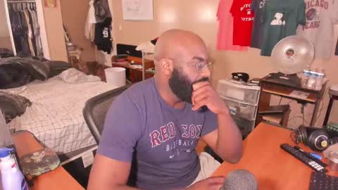 Snapshot of mrchuckdailyxxx chatting on November 2025 02:10:01 AM Chuck Daily online show from November 2025 02:10:01 AM