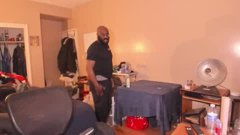 Snapshot of mrchuckdailyxxx chatting on February 2026 10:05:01 AM Chuck Daily online show from February 2026 10:05:01 AM