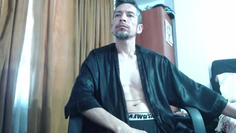 mrcock_col online show from January 2025 11:43:01 AM