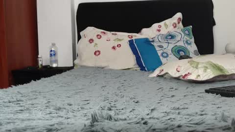 mrcock_col online show from February 2025 04:36:01 PM