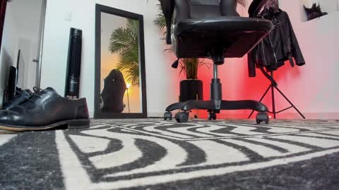 MrFrank. online show from December 2024 02:38:01 PM