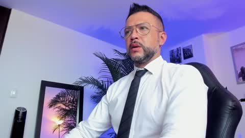 MrFrank. online show from December 2024 12:01:02 PM