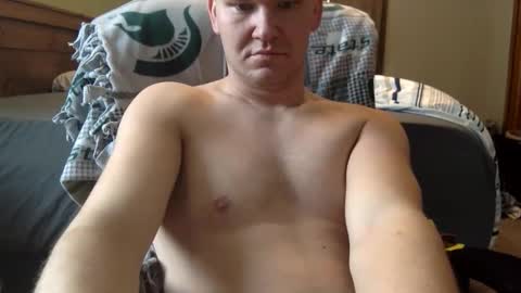 Snapshot of mrlongm8 chatting on January 2026 03:28:02 PM mrlongm8 online show from January 2026 03:28:02 PM