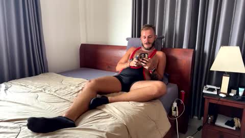 Snapshot of mrmaxiy chatting on December 2025 08:08:02 AM Max online show from December 2025 08:08:02 AM