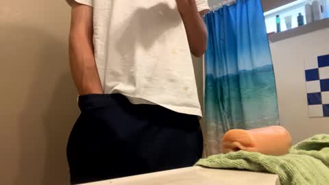 Snapshot of mrmeltyourheart chatting on October 2025 10:40:02 PM James online show from October 2025 10:40:02 PM