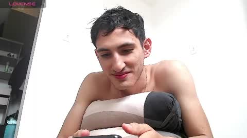 Snapshot of mrmickke chatting on March 2026 08:21:02 PM INDEPENDT MODEL - Twitter mrmickke online show from March 2026 08:21:02 PM