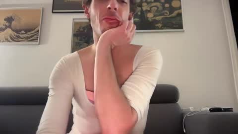 Snapshot of mrmooser42 chatting on December 2024 02:13:01 AM TaleOfLaura online show from December 2024 02:13:01 AM