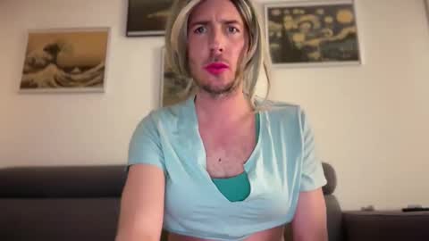 Snapshot of mrmooser42 chatting on January 2026 11:20:02 PM TaleOfLaura online show from January 2026 11:20:02 PM