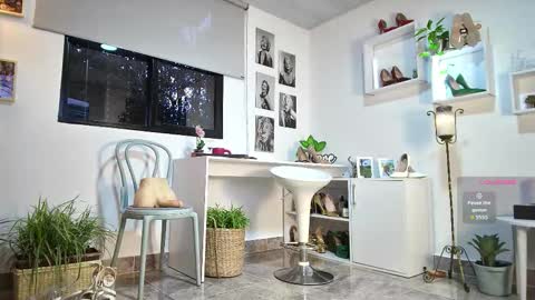 Snapshot of mrs_edha_ chatting on October 2025 10:44:02 AM Edha online show from October 2025 10:44:02 AM