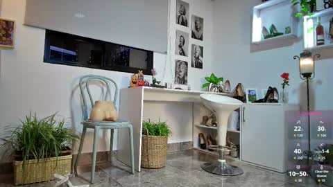 Snapshot of mrs_edha_ chatting on October 2025 10:35:02 AM Edha online show from October 2025 10:35:02 AM