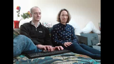 Snapshot of mrs_velvet_vixen_and_mr_stud chatting on February 2025 11:40:02 AM Mrs Velvet Vixen online show from February 2025 11:40:02 AM